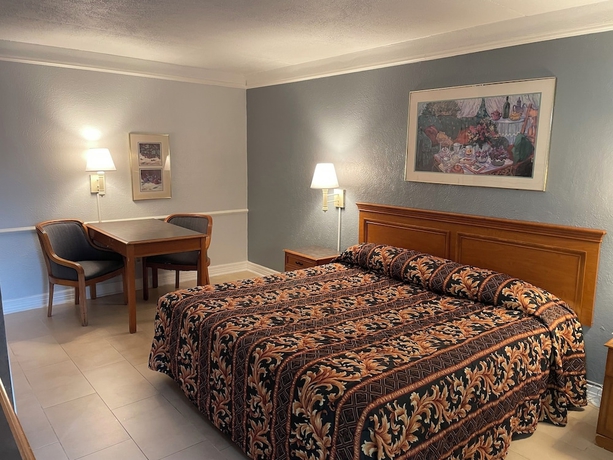 Imagen de la habitación del Hotel America's Inn - Houston. Foto 5