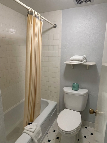 Imagen de la habitación del Hotel America's Inn - Houston. Foto 6