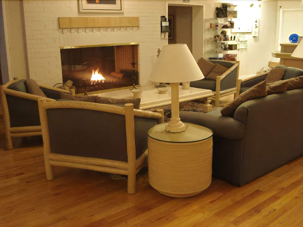 Imagen de los interiores del Hotel America's Inn Sugarland Stafford. Foto 8
