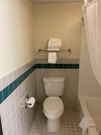 Imagen de la habitación del Hotel Americinn By Wyndham Ames. Foto 11