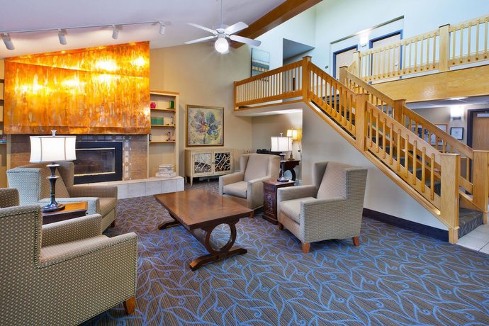 Imagen de los interiores del Hotel Americinn By Wyndham Bay City. Foto 13
