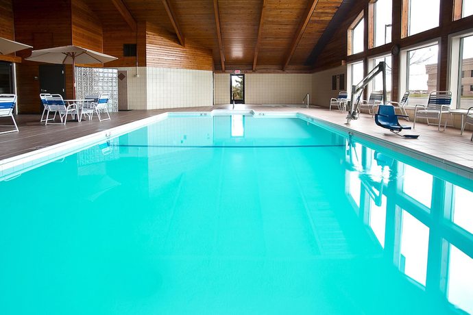 Imagen de la piscina del Hotel Americinn By Wyndham Bay City. Foto 19