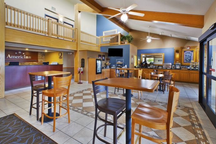 Imagen del bar/restaurante del Hotel Americinn By Wyndham Bay City. Foto 3