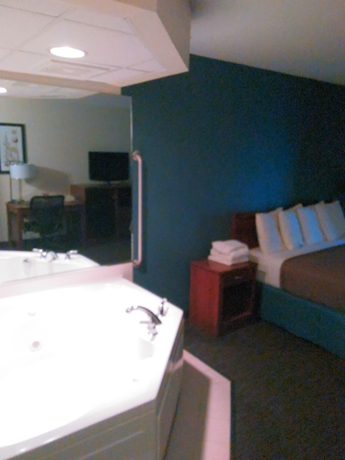 Imagen de la habitación del Hotel Americinn By Wyndham Beulah. Foto 12