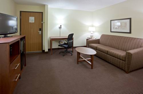 Imagen de la habitación del Hotel Americinn By Wyndham Bismarck. Foto 5