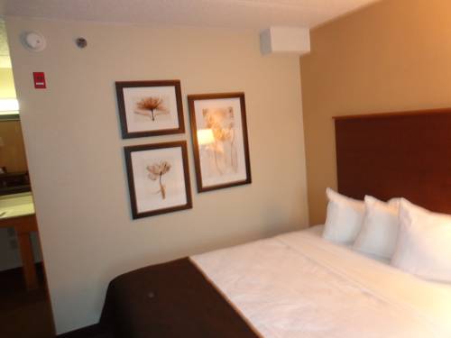 Imagen de la habitación del Hotel Americinn By Wyndham Bismarck. Foto 9