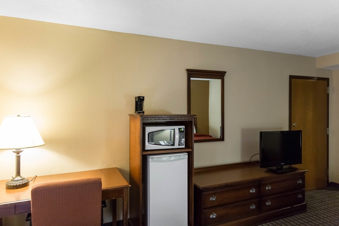 Imagen de la habitación del Hotel Americinn By Wyndham Cedar Rapids North. Foto 5
