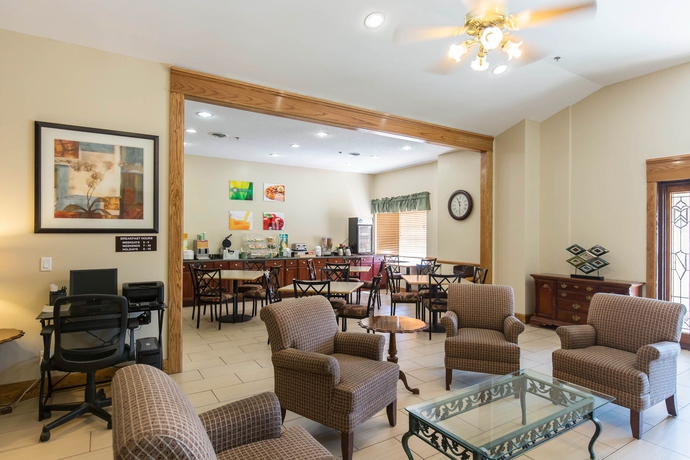 Imagen de los interiores del Hotel Americinn By Wyndham Cedar Rapids North. Foto 13