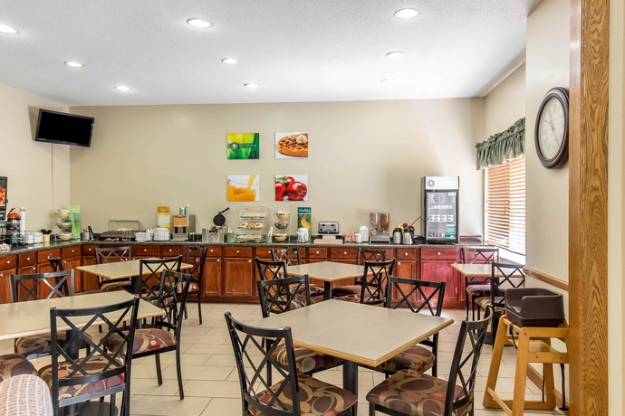 Imagen del bar/restaurante del Hotel Americinn By Wyndham Cedar Rapids North. Foto 3