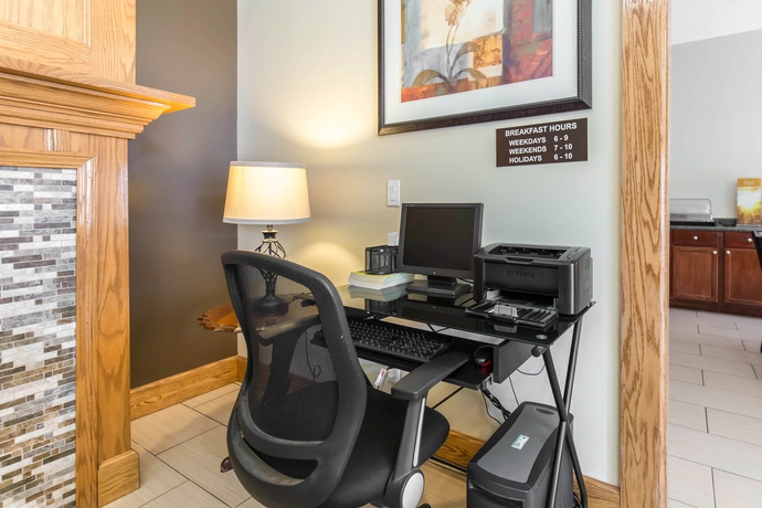 Imagen de los interiores del Hotel Americinn By Wyndham Cedar Rapids North. Foto 14