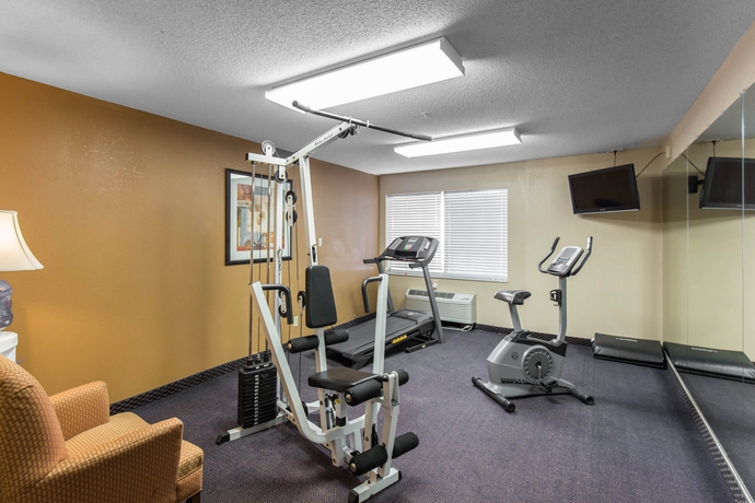 Imagen de los interiores del Hotel Americinn By Wyndham Cedar Rapids North. Foto 15