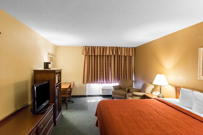 Imagen de la habitación del Hotel Americinn By Wyndham Cedar Rapids North. Foto 7