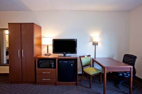 Imagen de la habitación del Hotel Americinn By Wyndham Chanhassen. Foto 6