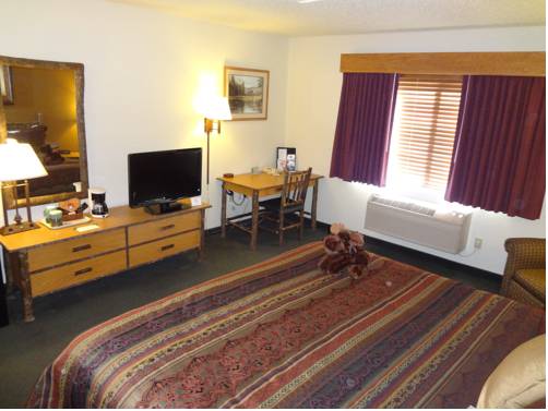 Imagen de la habitación del Hotel Americinn By Wyndham Cody. Foto 11