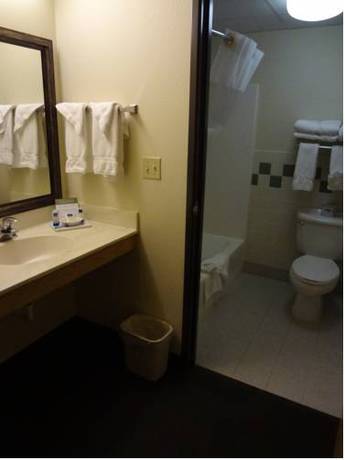 Imagen de la habitación del Hotel Americinn By Wyndham Cody. Foto 13