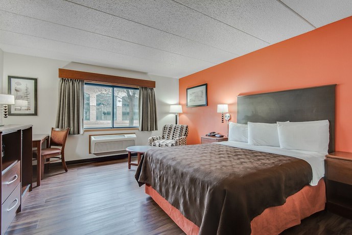 Imagen de la habitación del Hotel Americinn By Wyndham Coon Rapids. Foto 11