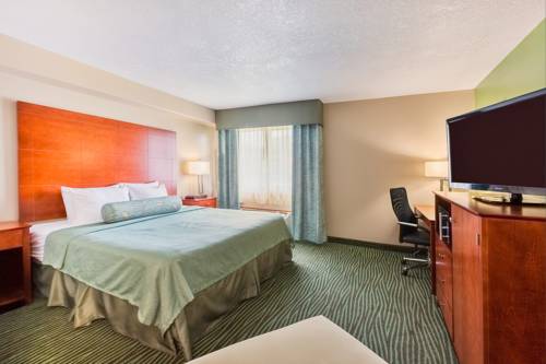 Imagen de la habitación del Hotel Americinn By Wyndham Des Moines Airport. Foto 9