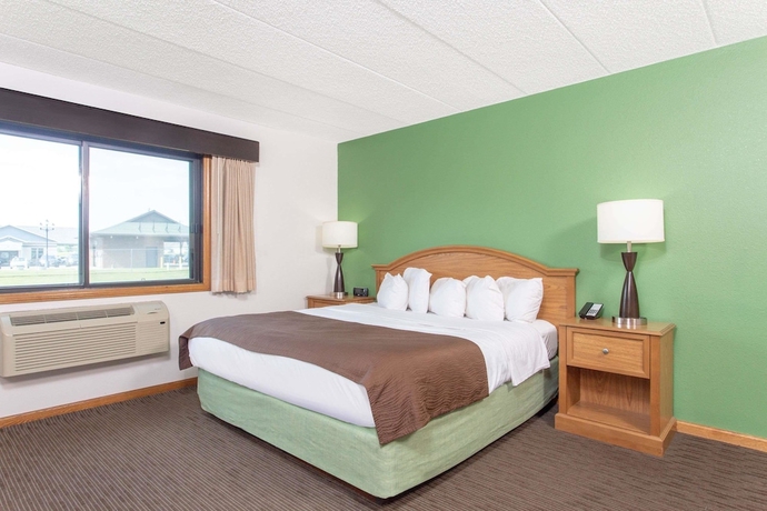 Imagen de la habitación del Hotel Americinn By Wyndham Eau Claire. Foto 11