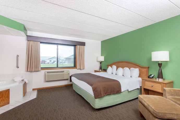 Imagen de la habitación del Hotel Americinn By Wyndham Eau Claire. Foto 12