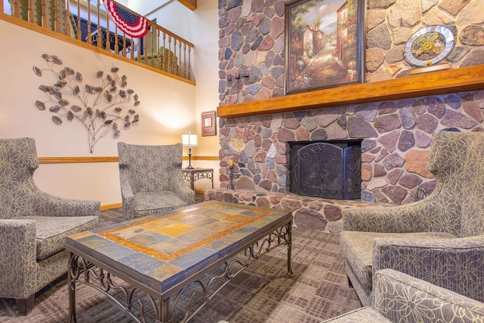 Imagen de los interiores del Hotel Americinn By Wyndham Eau Claire. Foto 14