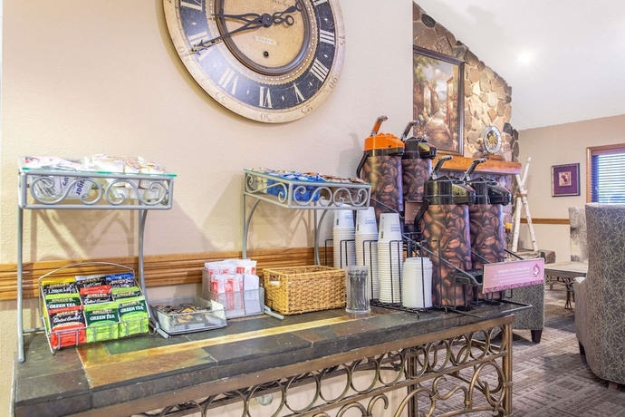 Imagen de los interiores del Hotel Americinn By Wyndham Eau Claire. Foto 16