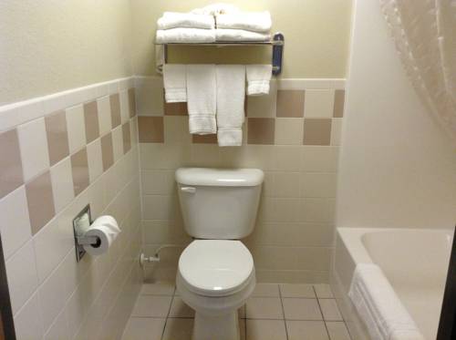 Imagen de la habitación del Hotel Americinn By Wyndham Fort Dodge. Foto 7