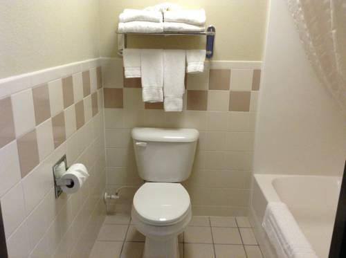 Imagen de la habitación del Hotel Americinn By Wyndham Fort Dodge. Foto 11