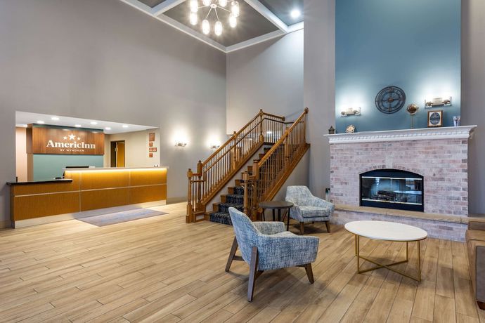 Imagen de los interiores del Hotel Americinn By Wyndham Fulton Clinton. Foto 18