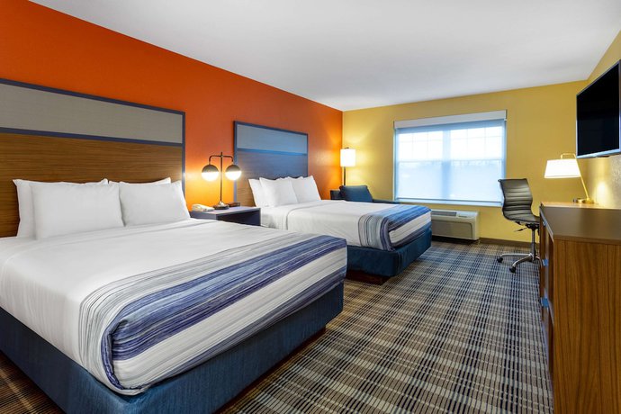 Imagen de la habitación del Hotel Americinn By Wyndham Fulton Clinton. Foto 8