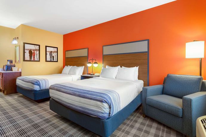 Imagen de la habitación del Hotel Americinn By Wyndham Fulton Clinton. Foto 9