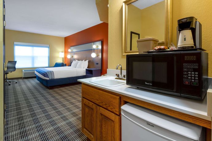 Imagen de la habitación del Hotel Americinn By Wyndham Fulton Clinton. Foto 10