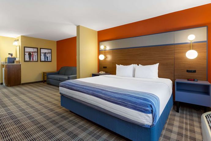 Imagen de la habitación del Hotel Americinn By Wyndham Fulton Clinton. Foto 11