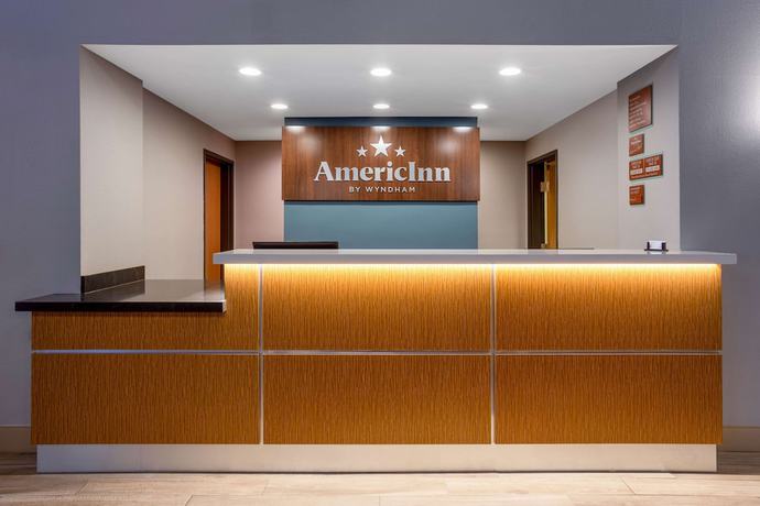 Imagen de los interiores del Hotel Americinn By Wyndham Fulton Clinton. Foto 20