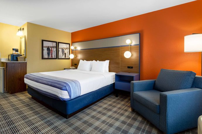 Imagen de la habitación del Hotel Americinn By Wyndham Fulton Clinton. Foto 17
