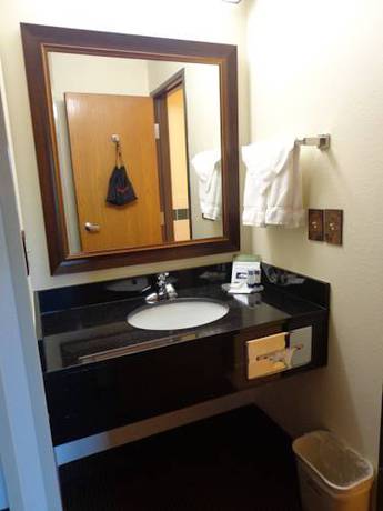 Imagen de la habitación del Hotel Americinn By Wyndham Grand Forks. Foto 6