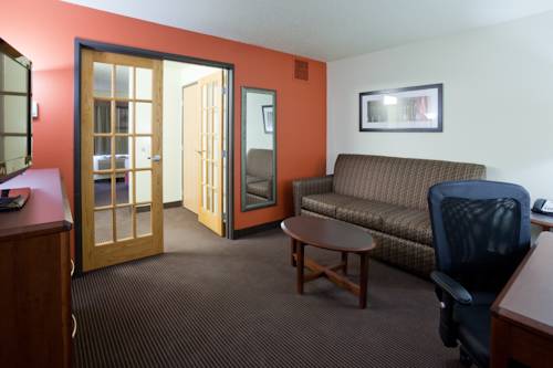 Imagen de la habitación del Hotel Americinn By Wyndham Grand Forks. Foto 11