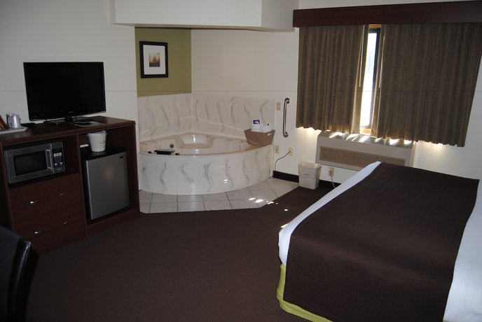 Imagen de la habitación del Hotel Americinn By Wyndham Grand Rapids. Foto 12