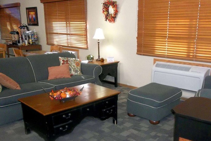 Imagen de los interiores del Hotel Americinn By Wyndham Grand Rapids. Foto 19