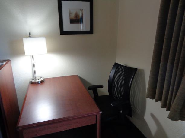 Imagen de la habitación del Hotel Americinn By Wyndham Grand Rapids. Foto 15