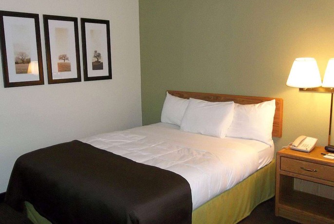 Imagen de la habitación del Hotel Americinn By Wyndham Grand Rapids. Foto 17