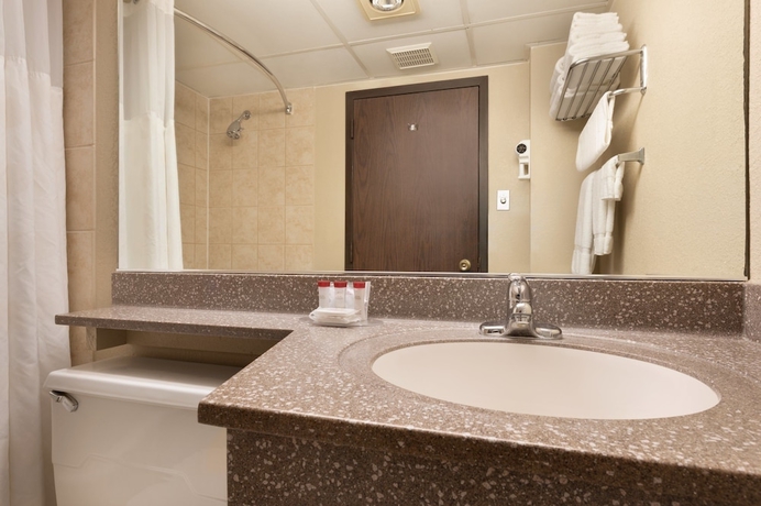 Imagen de la habitación del Hotel Americinn By Wyndham Janesville. Foto 8