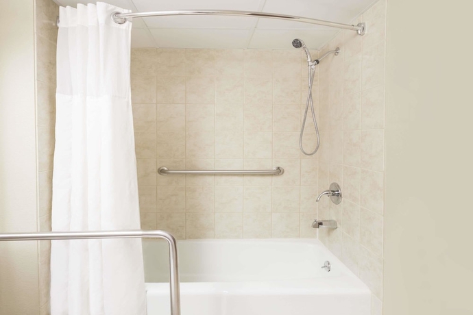 Imagen de la habitación del Hotel Americinn By Wyndham Janesville. Foto 15