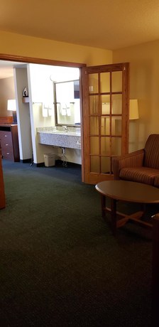 Imagen de la habitación del Hotel Americinn By Wyndham Kearney. Foto 10