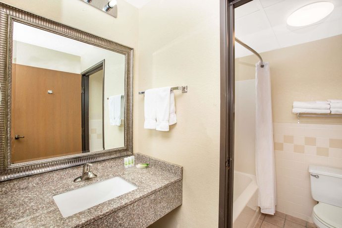 Imagen de la habitación del Hotel Americinn By Wyndham Lincoln North. Foto 6