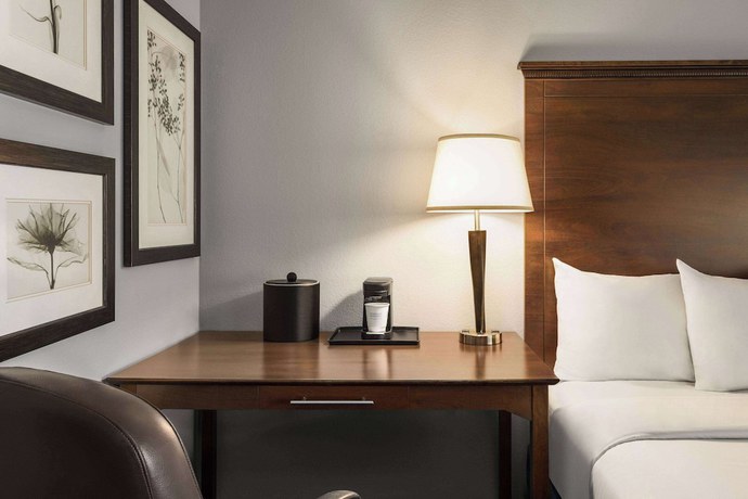 Imagen de la habitación del Hotel Americinn By Wyndham Madison West. Foto 14