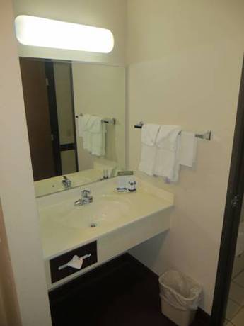 Imagen de la habitación del Hotel Americinn By Wyndham Manitowoc. Foto 4