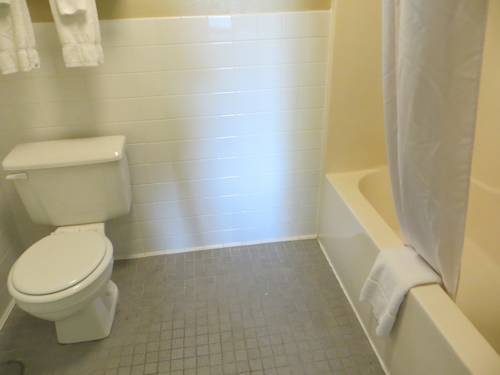 Imagen de la habitación del Hotel Americinn By Wyndham Menomonie. Foto 5