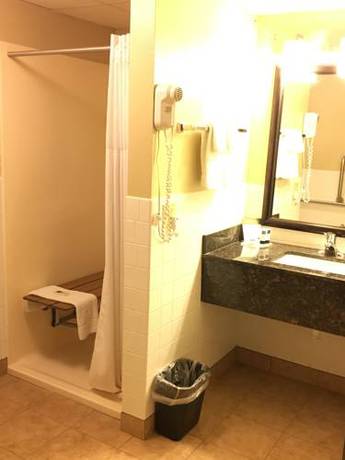 Imagen de la habitación del Hotel Americinn By Wyndham Menomonie. Foto 7