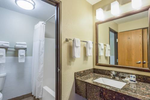 Imagen de la habitación del Hotel Americinn By Wyndham Menomonie. Foto 8