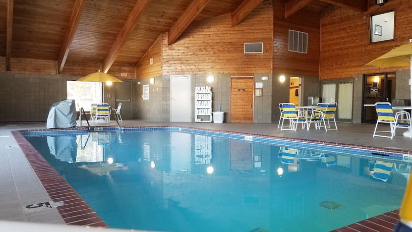 Imagen de la piscina del Hotel Americinn By Wyndham Minocqua. Foto 20